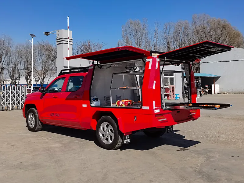 Veículo de serviço multifuncional usado 4X4 com equipamentos de engenharia